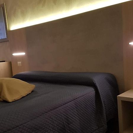 Отель Domus Roma Экстерьер фото