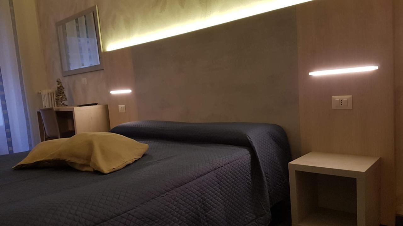Отель Domus Roma Экстерьер фото