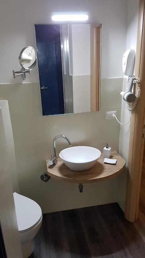 Отель Domus Roma Экстерьер фото